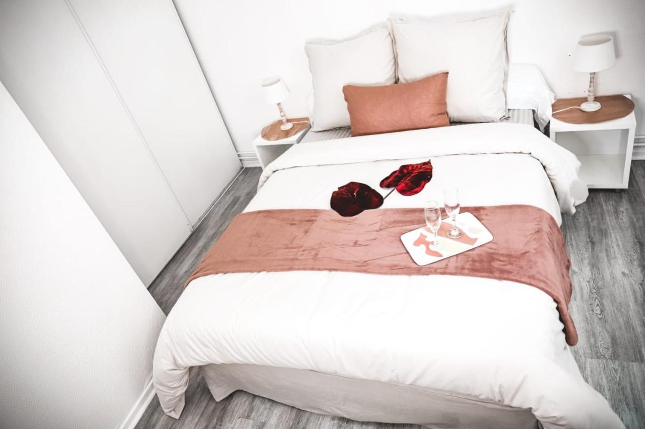 : Aux Biscuits Roses